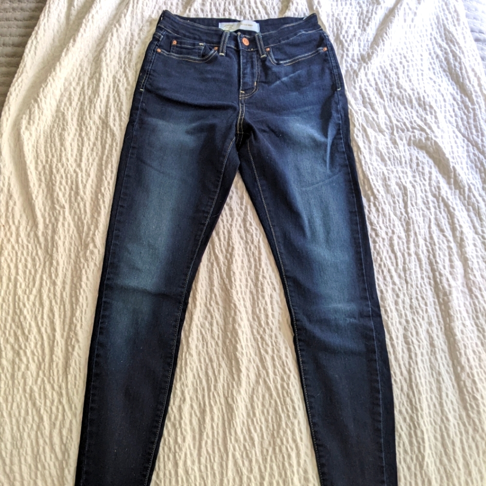Levi's Mid rise skinny jean